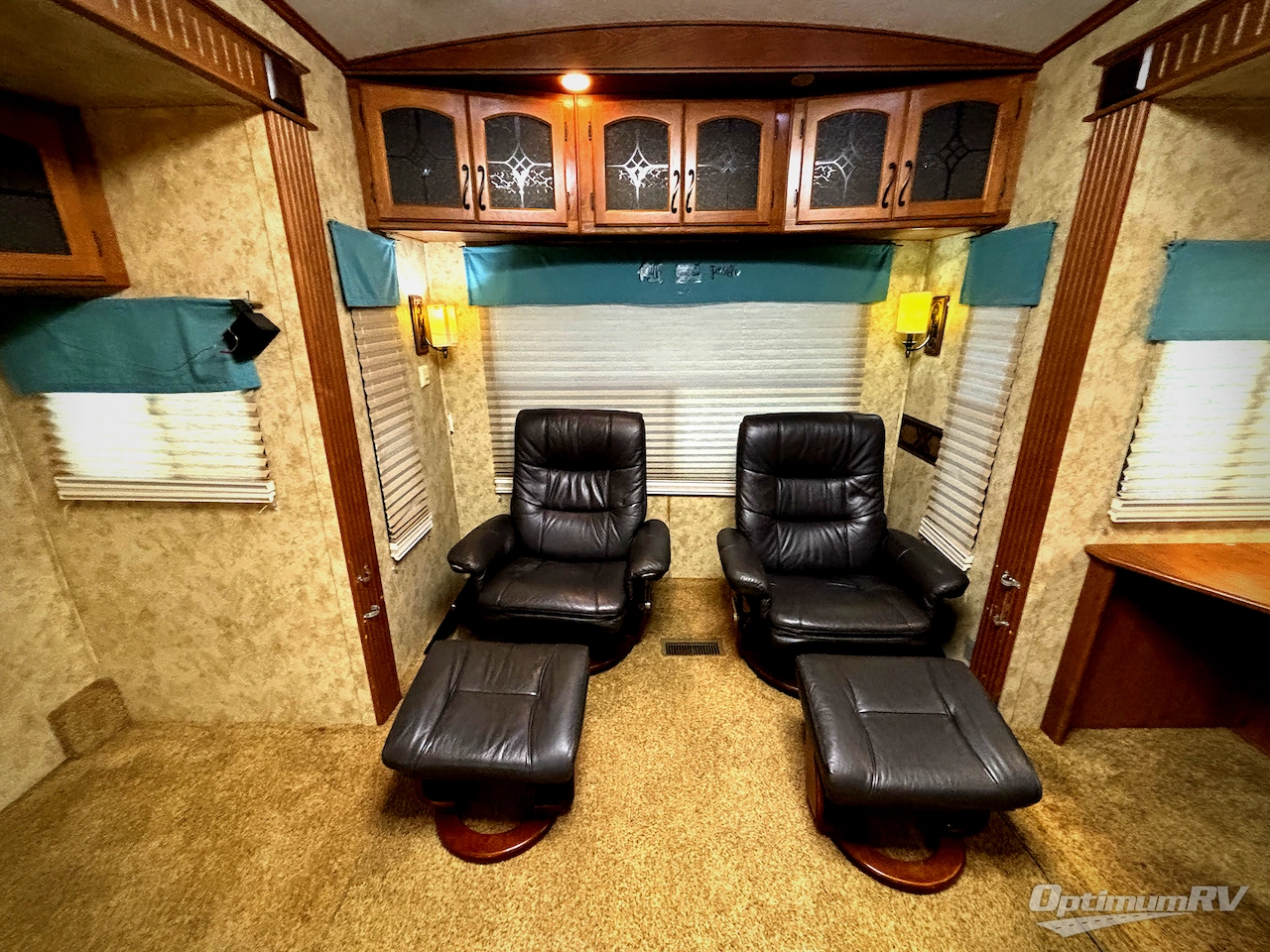 2012 Keystone Montana Big Sky 3400RL Photo 17