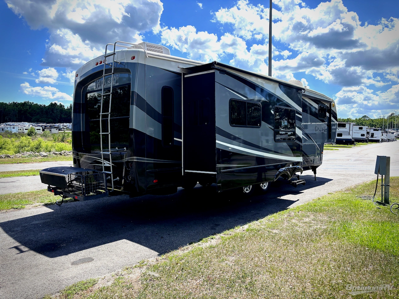 2012 Keystone Montana Big Sky 3400RL Photo 18