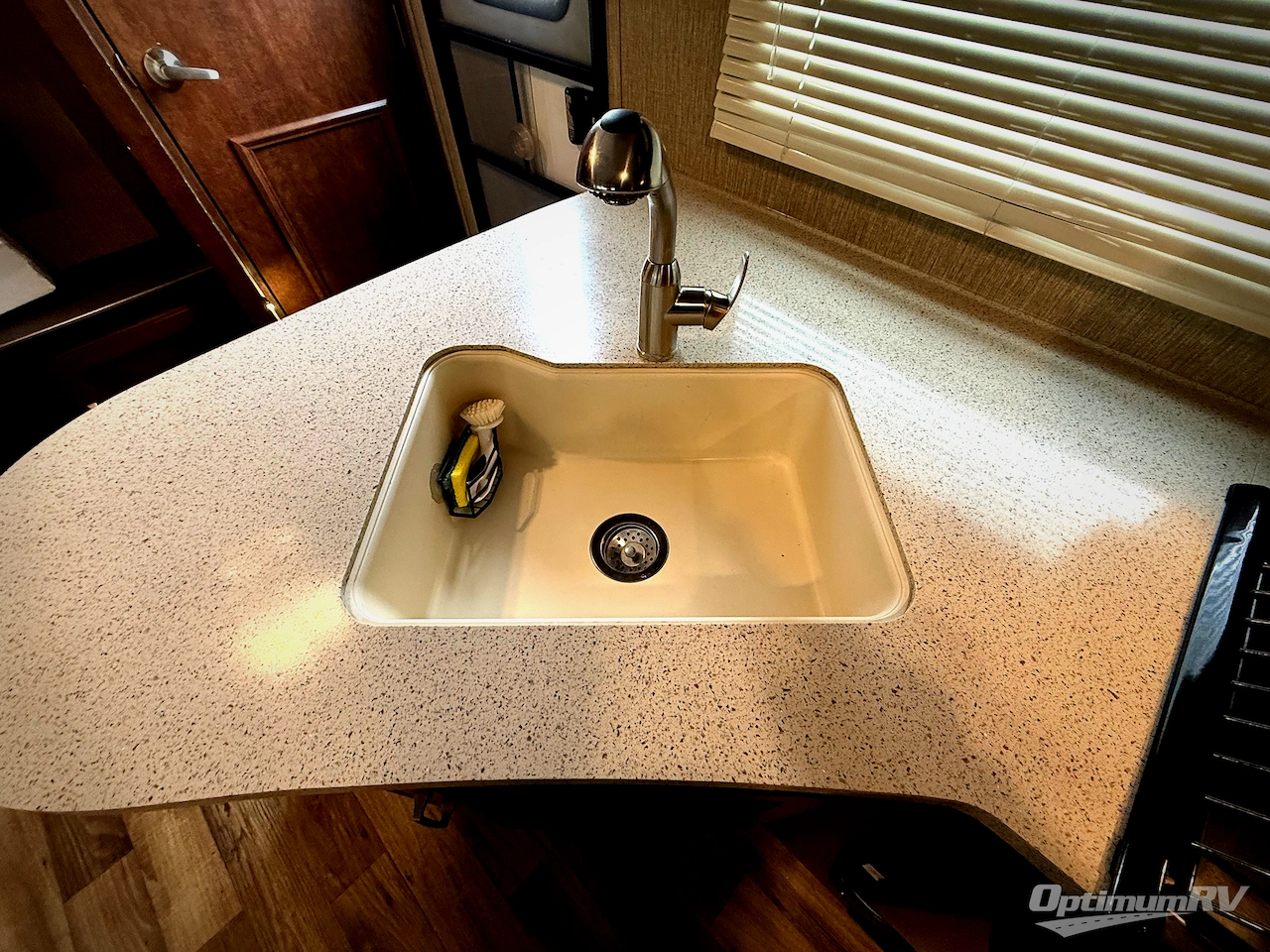 2018 Keystone Outback 324CG Photo 7