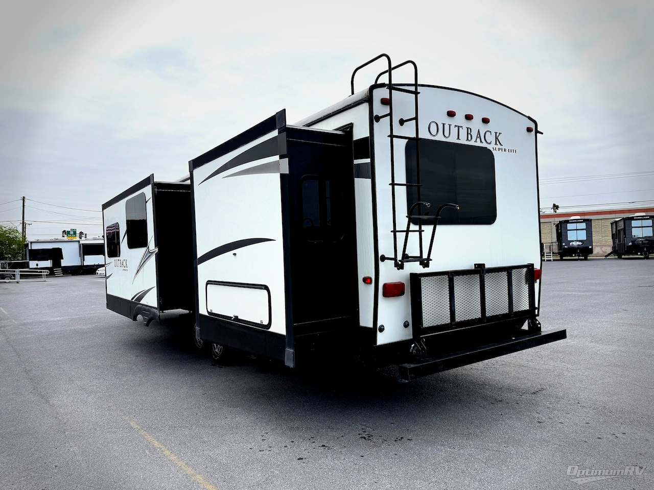 2018 Keystone Outback 324CG Photo 3