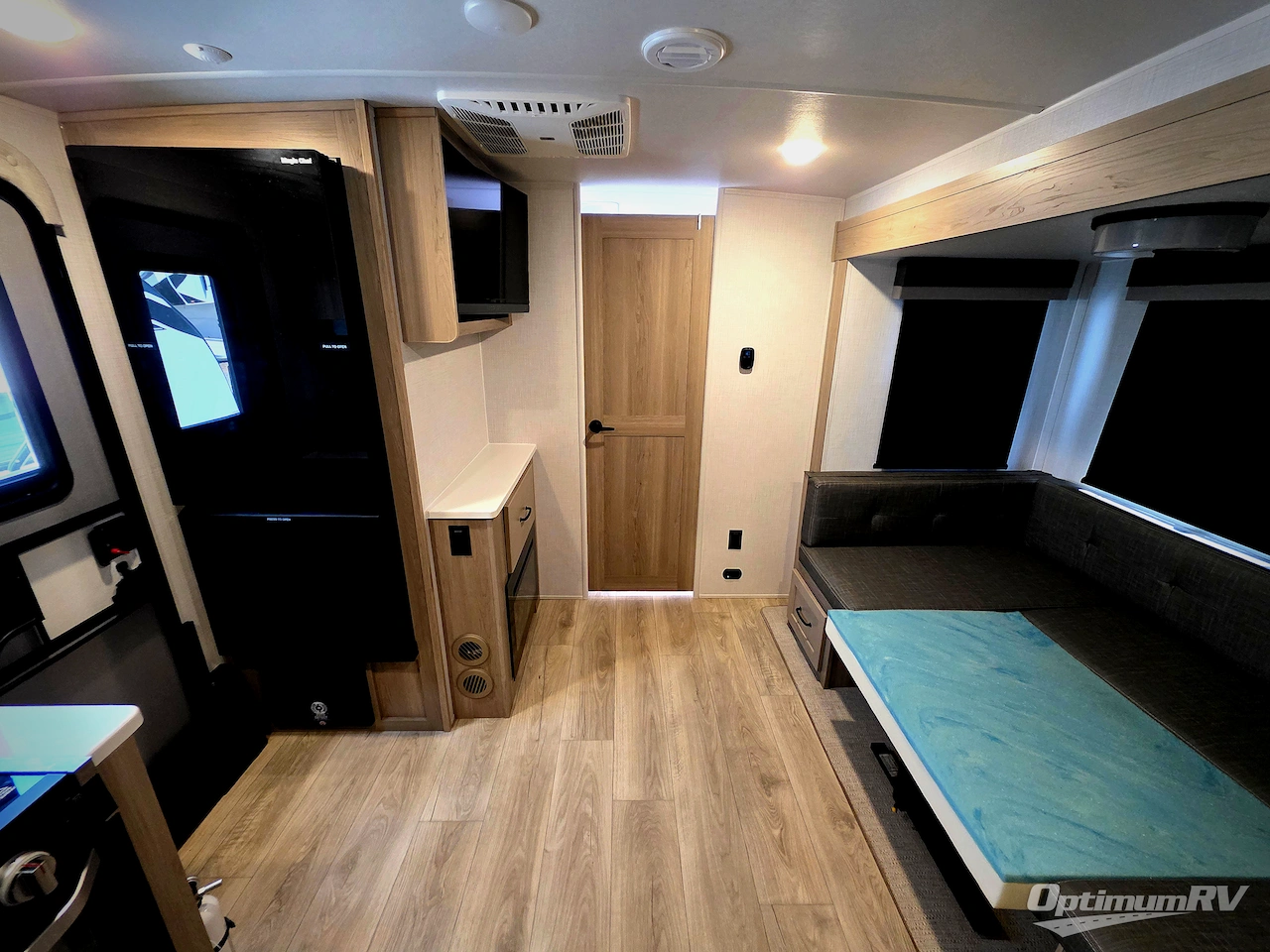 2025 Forest River Rockwood Mini Lite 2506FK Photo 4