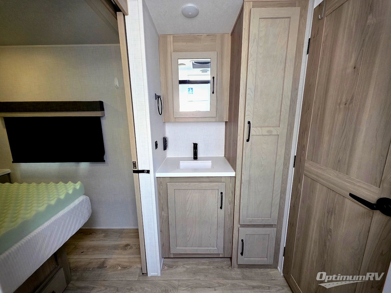 2025 Forest River Rockwood Mini Lite 2506FK Photo 12