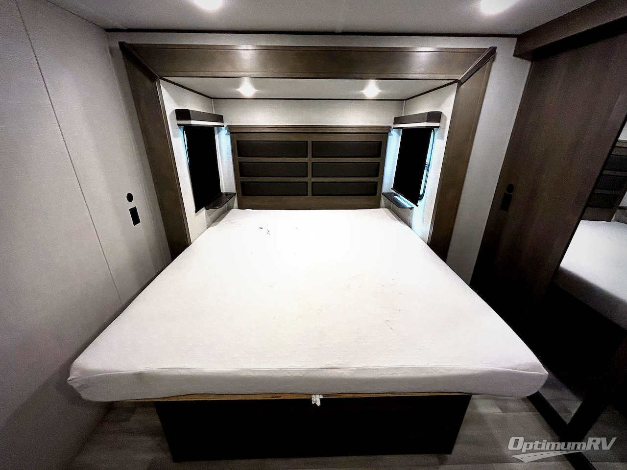 2024 Grand Design Solitude S-Class 3740BH Photo 8