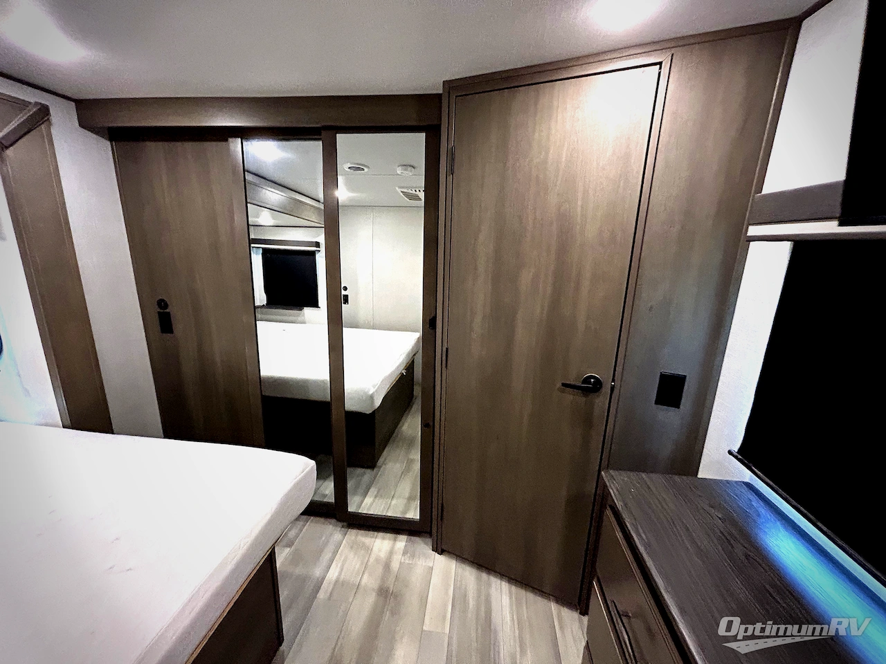 2024 Grand Design Solitude S-Class 3740BH Photo 9