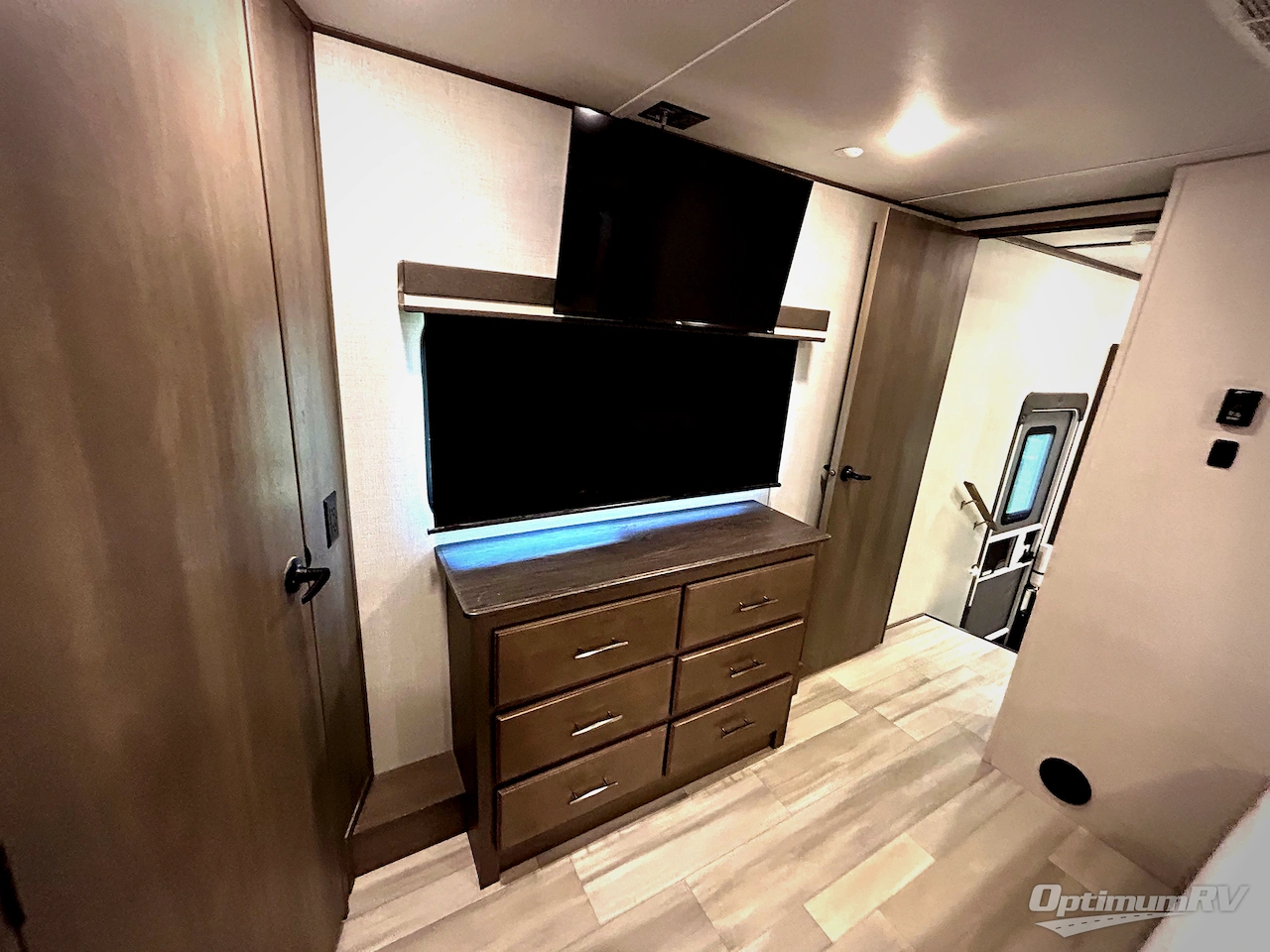 2024 Grand Design Solitude S-Class 3740BH Photo 12