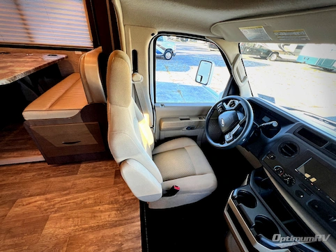 2023 Thor Chateau 24F RV Photo 2