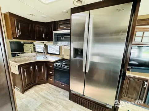 2016 Thor Challenger 37KT RV Photo 3