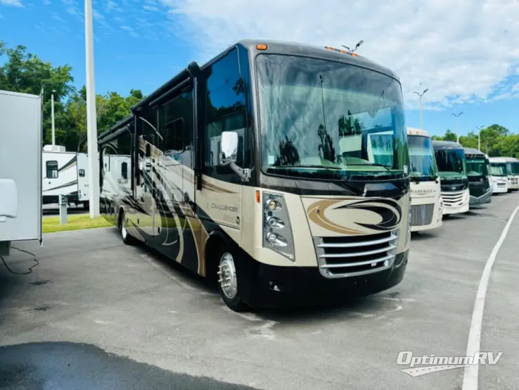 2016 Thor Challenger 37KT RV Photo 1
