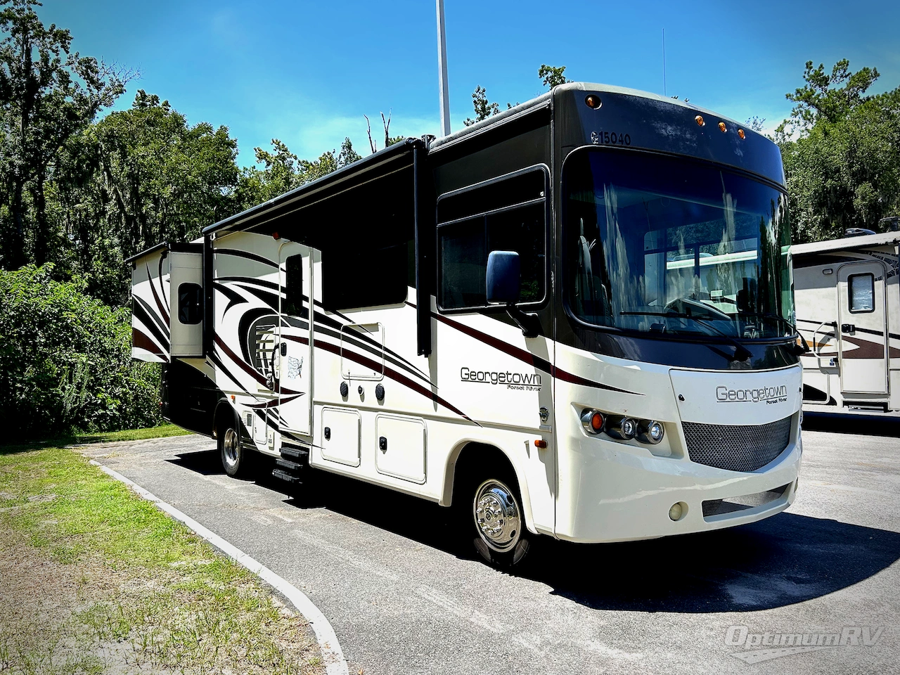 2015 Forest River Georgetown 310DS Photo 1