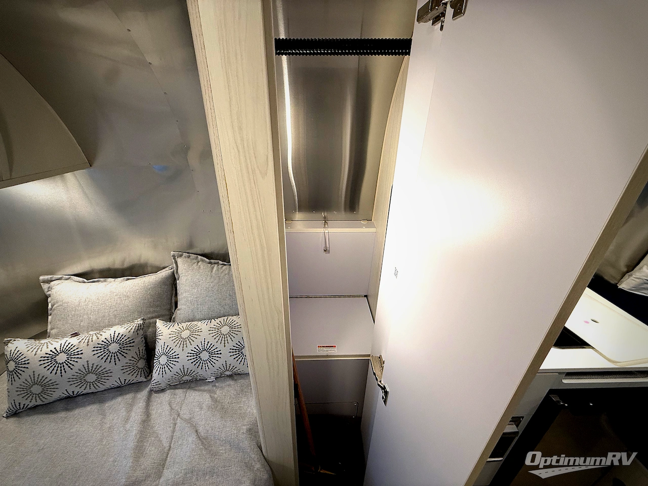 2024 Airstream Bambi 16RB Photo 18