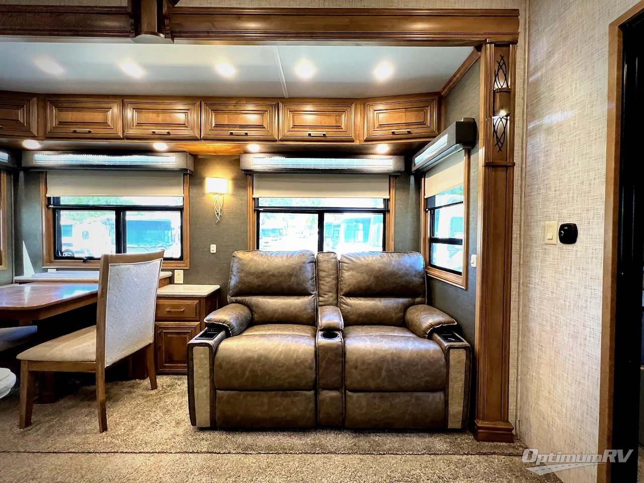 2020 DRV Luxury Suites FullHouse JX450 Photo 10