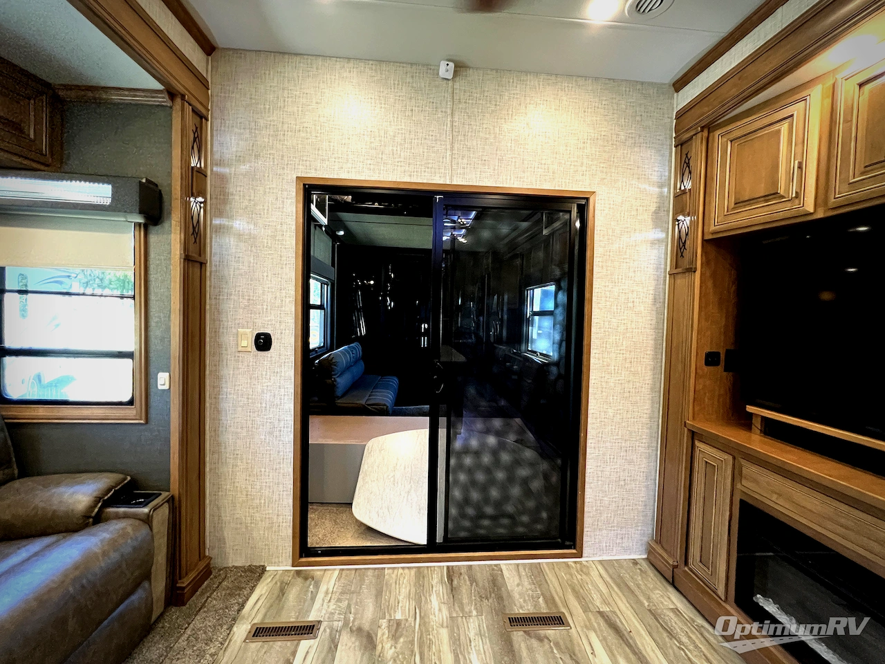 2020 DRV Luxury Suites FullHouse JX450 Photo 28