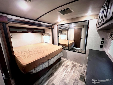 2019 Keystone Cougar Half-Ton Series 33SAB RV Photo 3