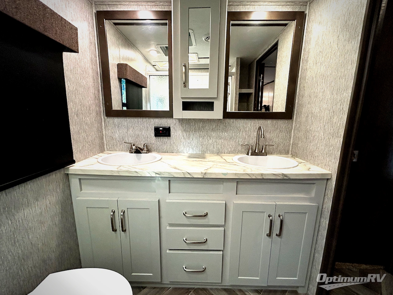 2021 Dutchmen Astoria 3173RLP Photo 13