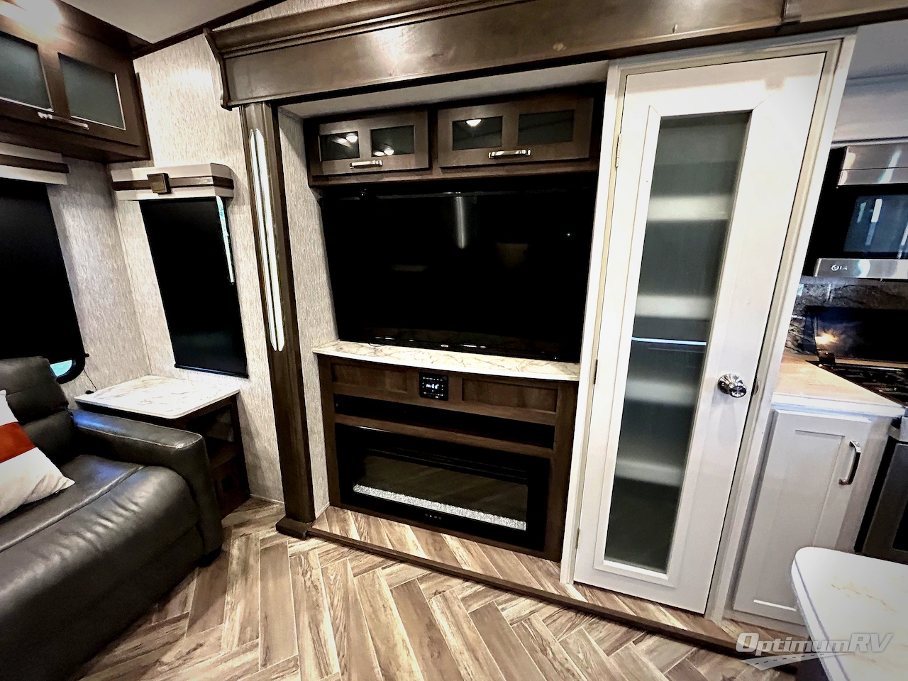2021 Dutchmen Astoria 3173RLP Photo 19