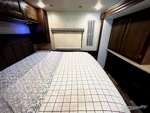 2020 Coachmen Mirada 32SS RV Photo 4