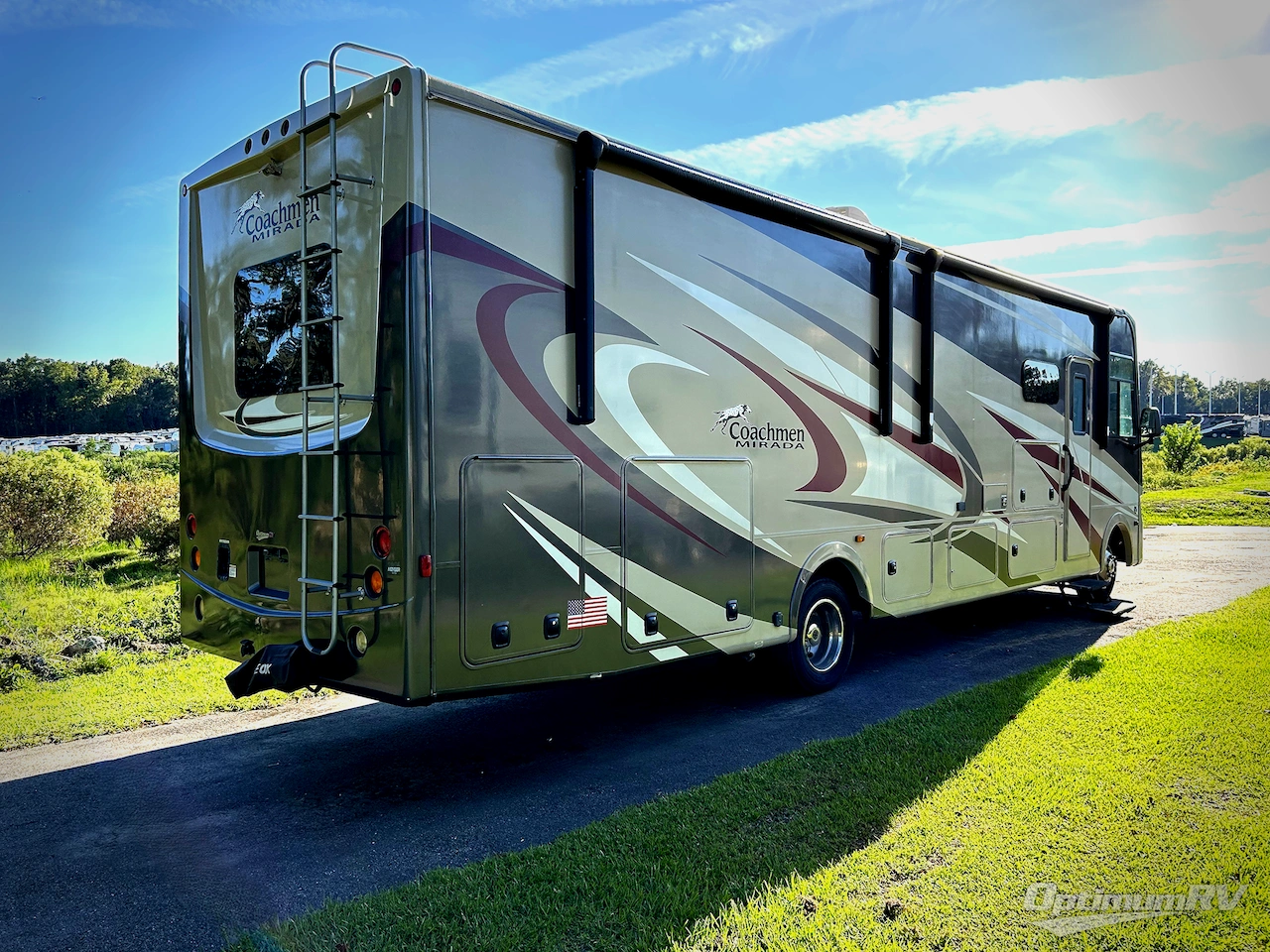 2020 Coachmen Mirada 32SS Photo 2