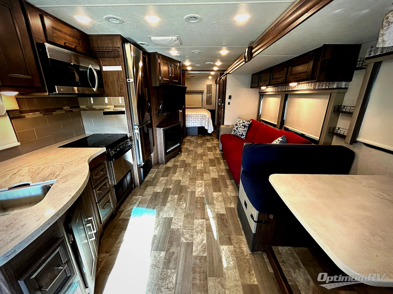 2020 Coachmen Mirada 32SS Photo 3