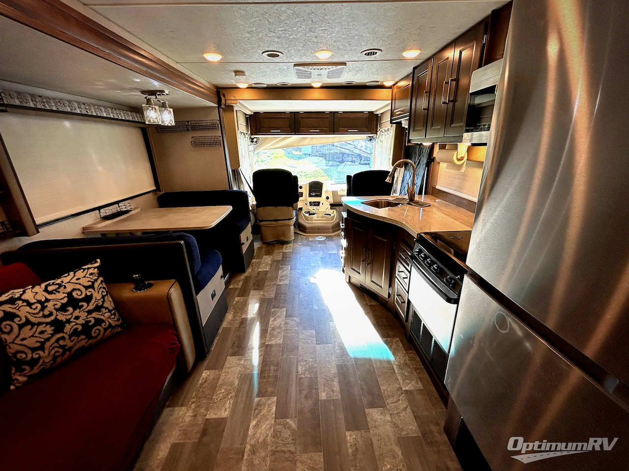 2020 Coachmen Mirada 32SS Photo 4