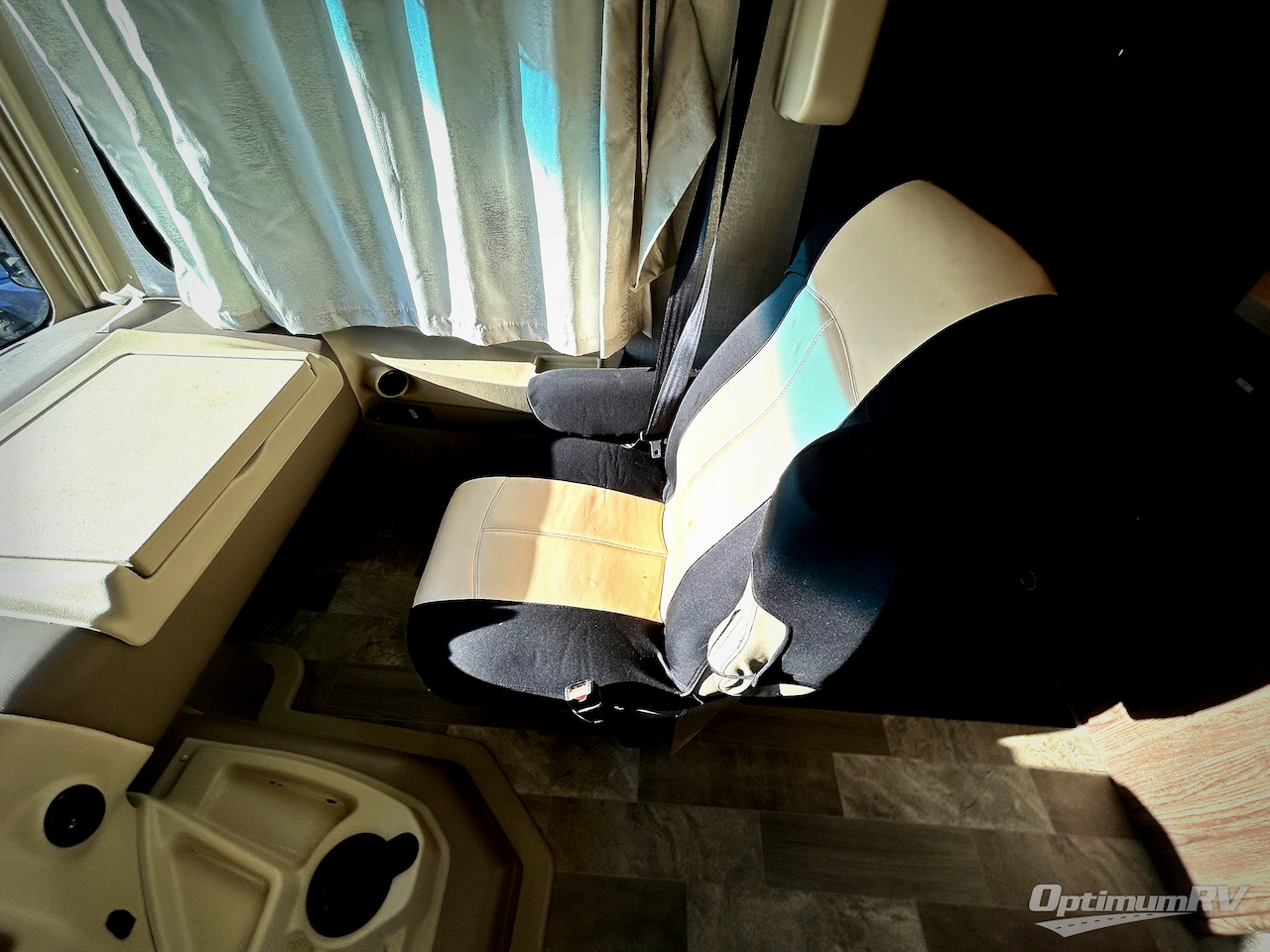 2020 Coachmen Mirada 32SS Photo 8