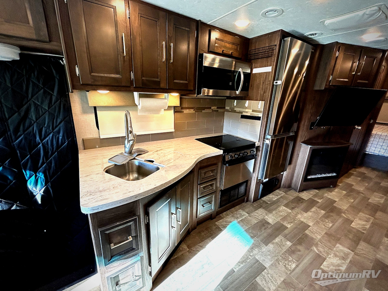 2020 Coachmen Mirada 32SS Photo 9