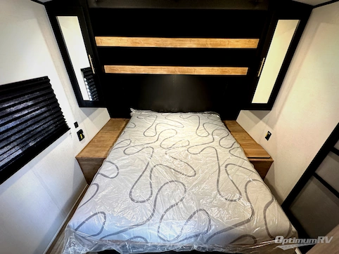 2023 Keystone Springdale 286BHU RV Photo 3