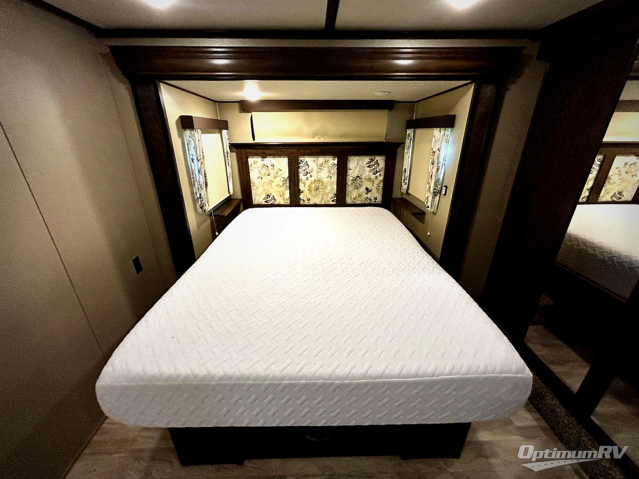 2018 Grand Design Solitude 344GK Photo 9