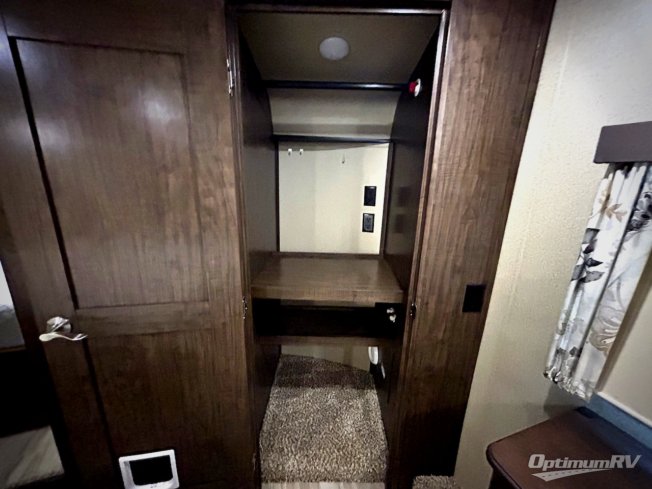 2018 Grand Design Solitude 344GK Photo 11