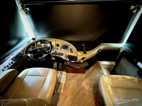2017 Fleetwood Pace Arrow LXE 38K RV Photo 2