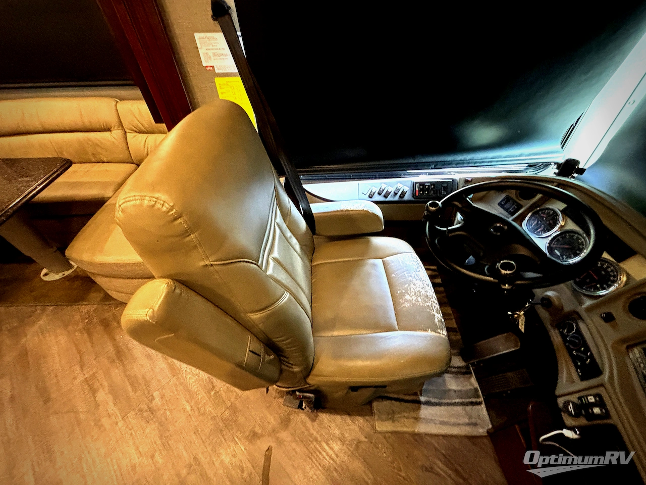 2017 Fleetwood Pace Arrow LXE 38K Photo 7