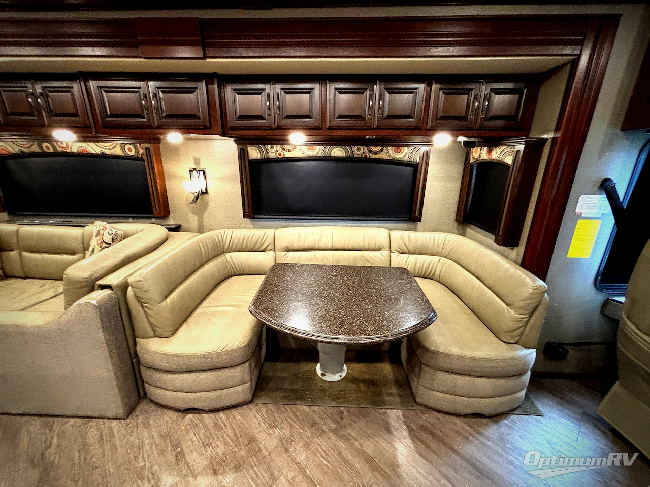 2017 Fleetwood Pace Arrow LXE 38K Photo 12