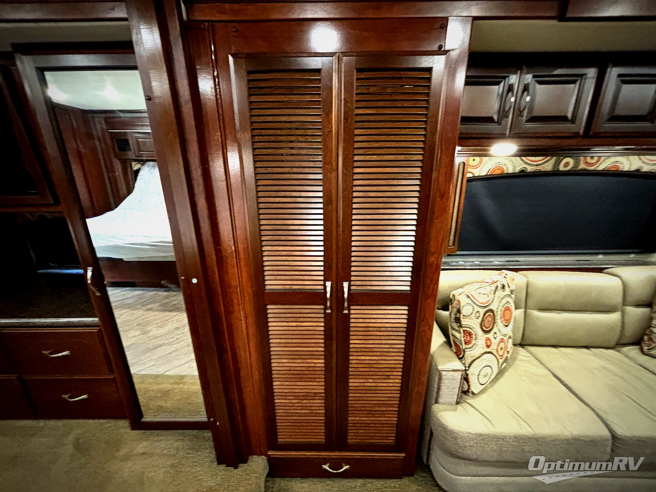 2017 Fleetwood Pace Arrow LXE 38K Photo 15