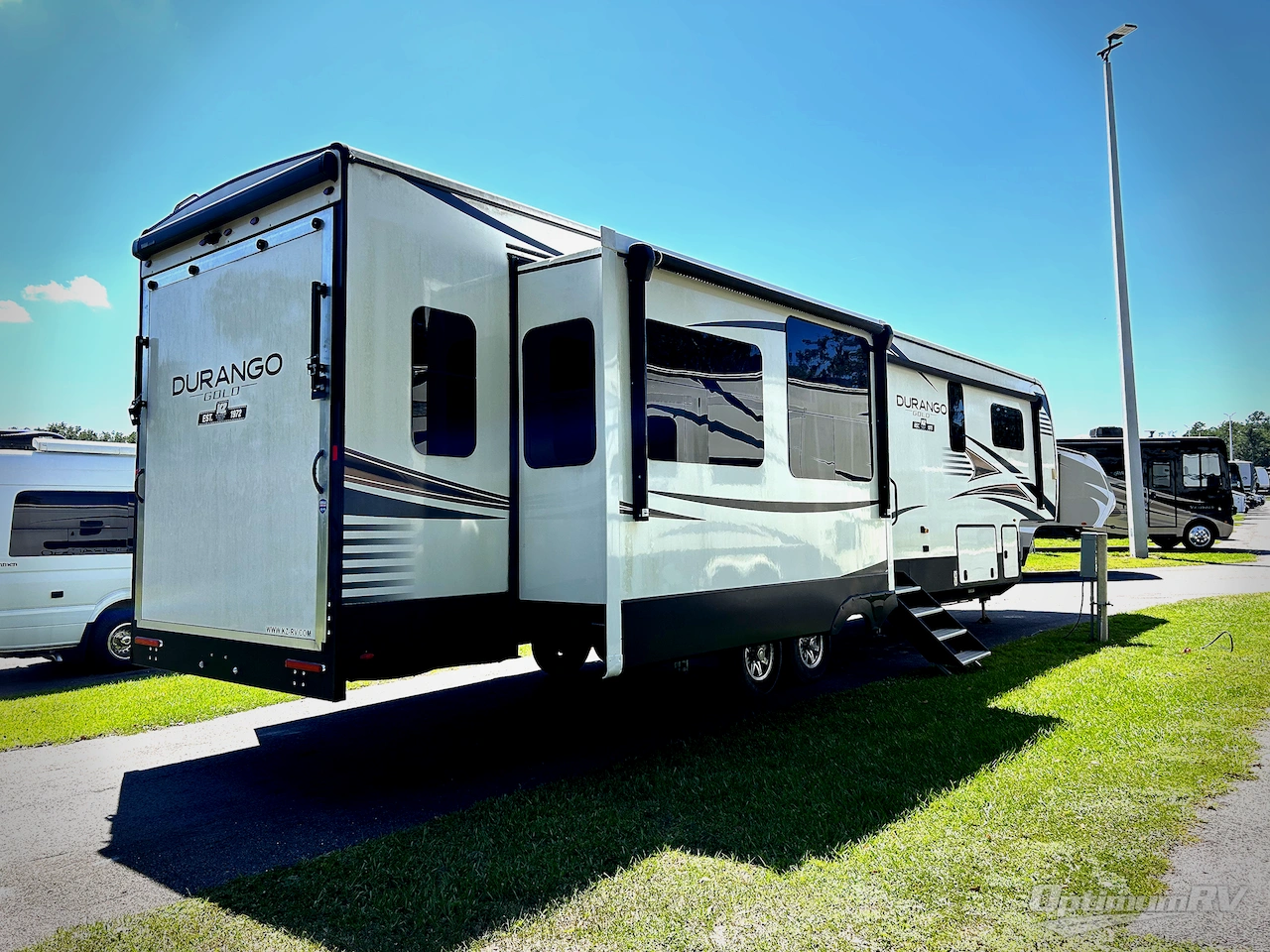 2023 KZ Durango Gold G382MBQ Photo 2