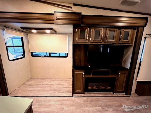 2018 Keystone Montana High Country 345RL RV Photo 3