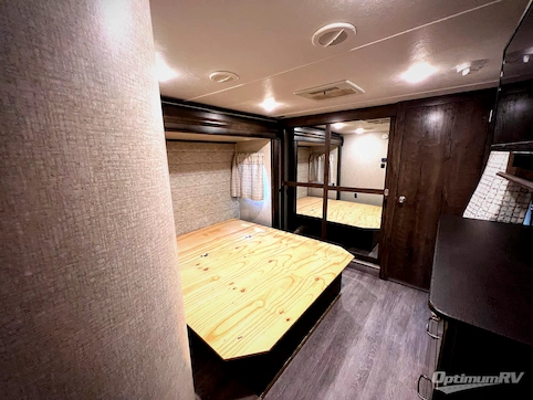 2018 Keystone Montana High Country 345RL RV Photo 4