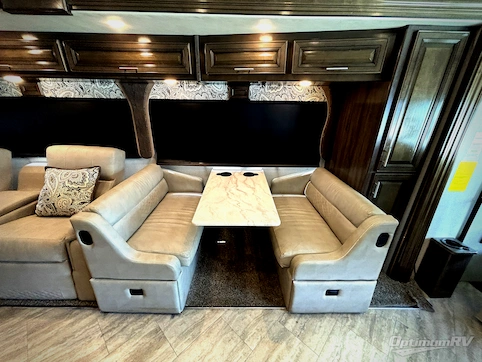 2019 Fleetwood Bounder 33C RV Photo 3