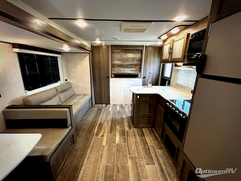 2022 Gulf Stream Friendship 268BH RV Photo 2