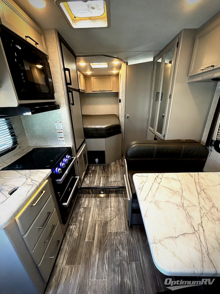 2024 Thor Four Winds 22E Photo 5
