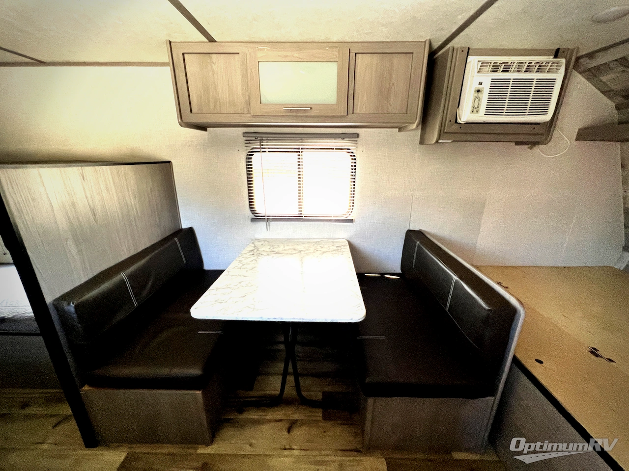 2023 Dutchmen Coleman 17B Photo 6