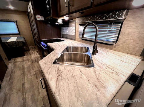 2023 Thor Freedom Traveler 30A RV Photo 4