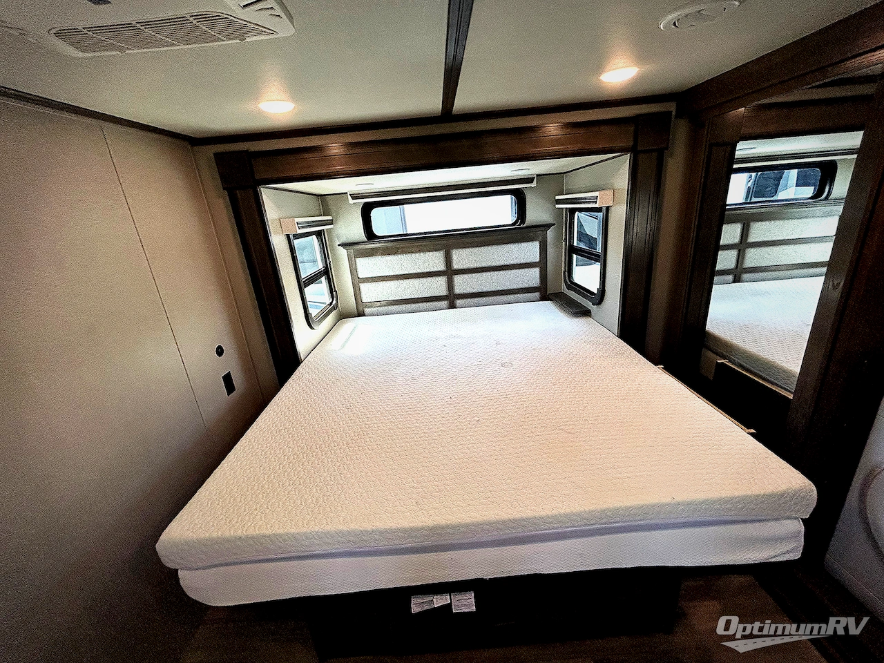 2022 Grand Design Solitude 375RES R Photo 4