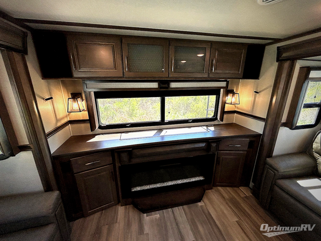 2022 Grand Design Solitude 375RES R Photo 8