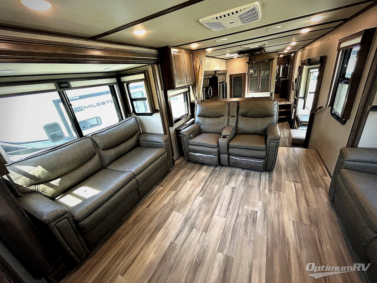 2022 Grand Design Solitude 375RES R Photo 9