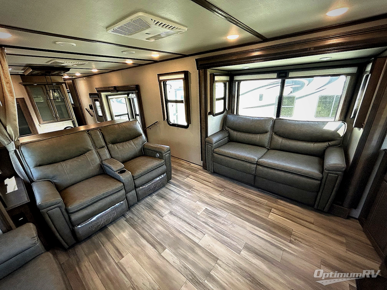 2022 Grand Design Solitude 375RES R Photo 10