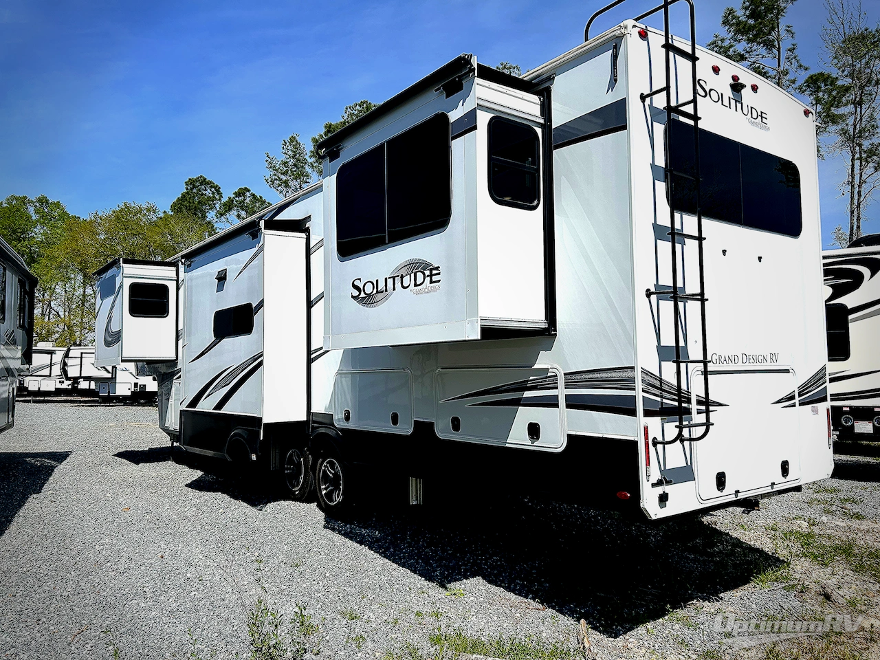 2022 Grand Design Solitude 375RES R Photo 3