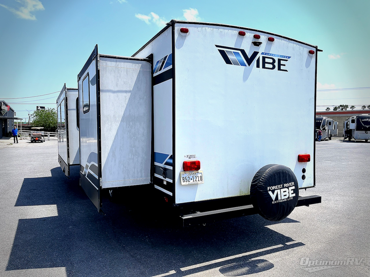 2021 Forest River Vibe 33BH Photo 3