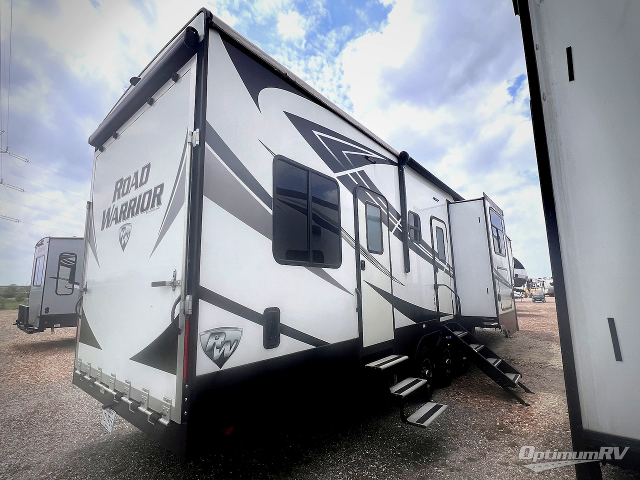 2019 Heartland Road Warrior 430 Photo 2