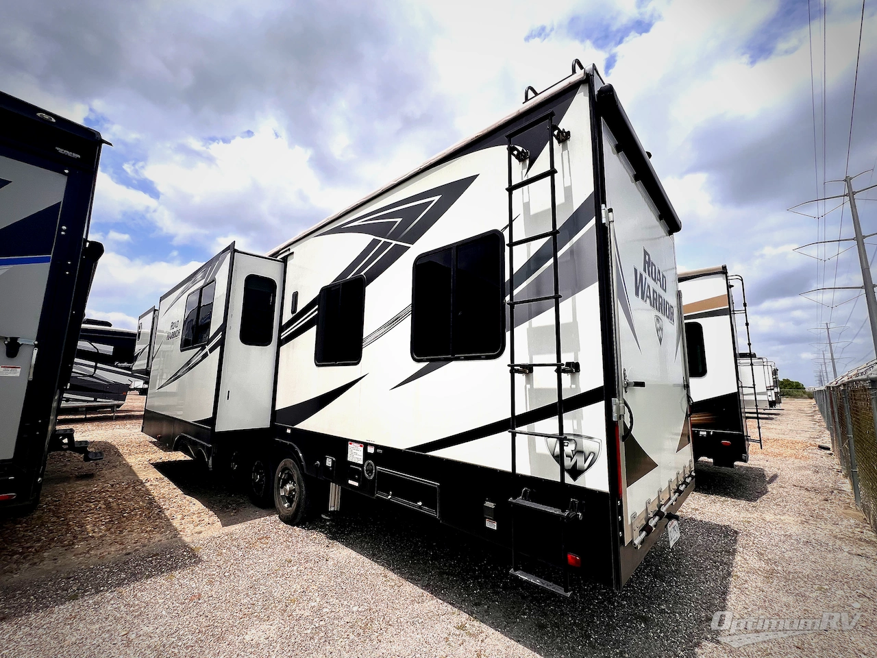 2019 Heartland Road Warrior 430 Photo 3
