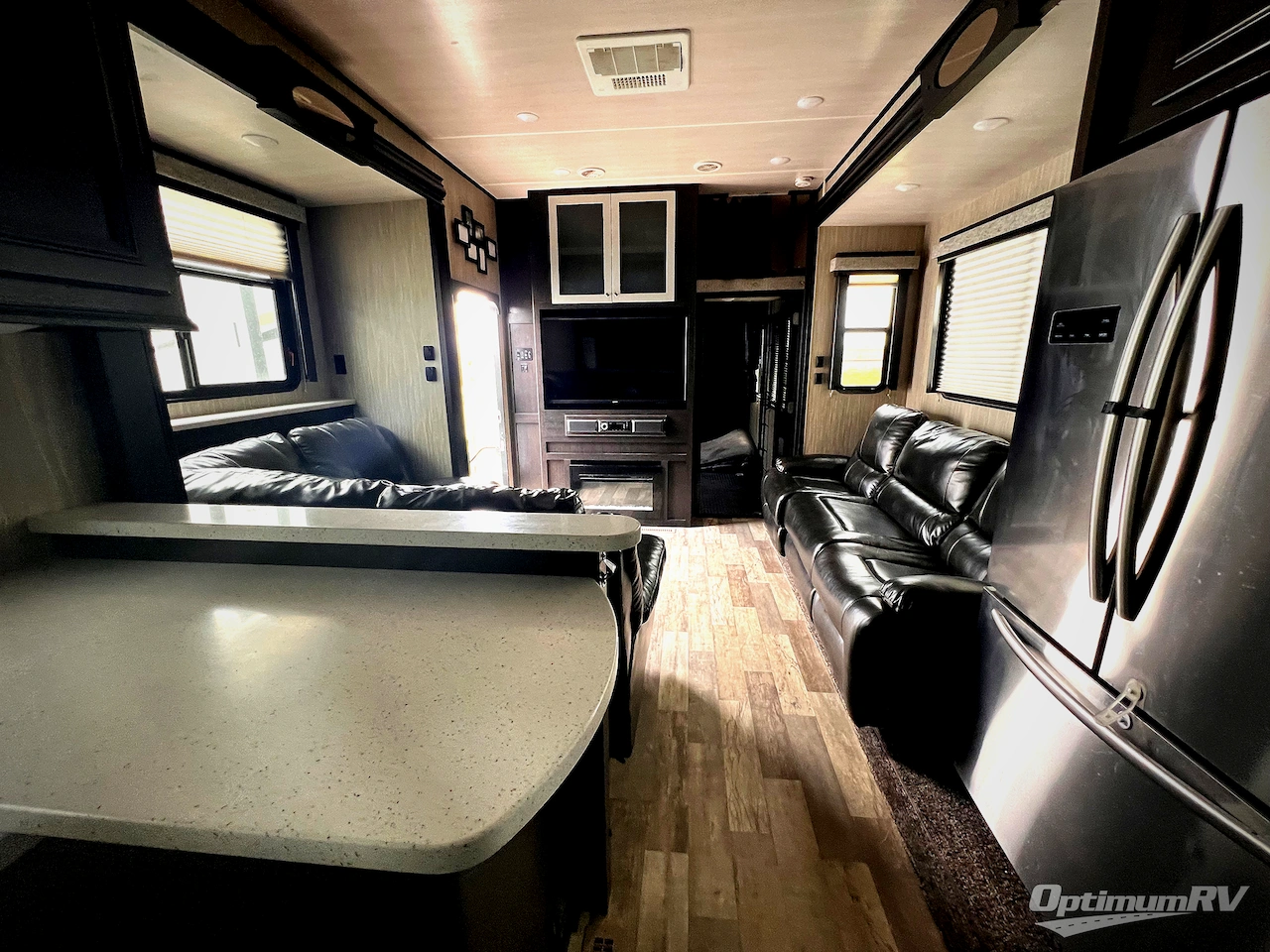 2019 Heartland Road Warrior 430 Photo 4
