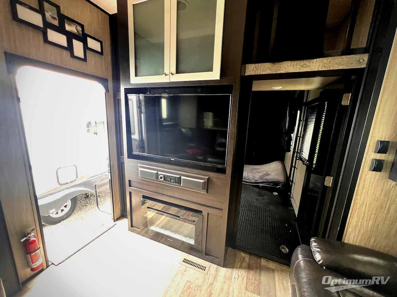 2019 Heartland Road Warrior 430 Photo 11